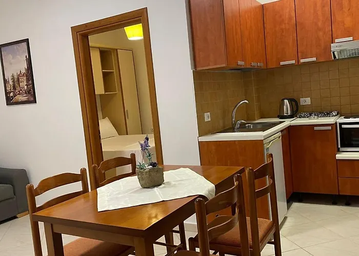 Summer Gate Σαράντα