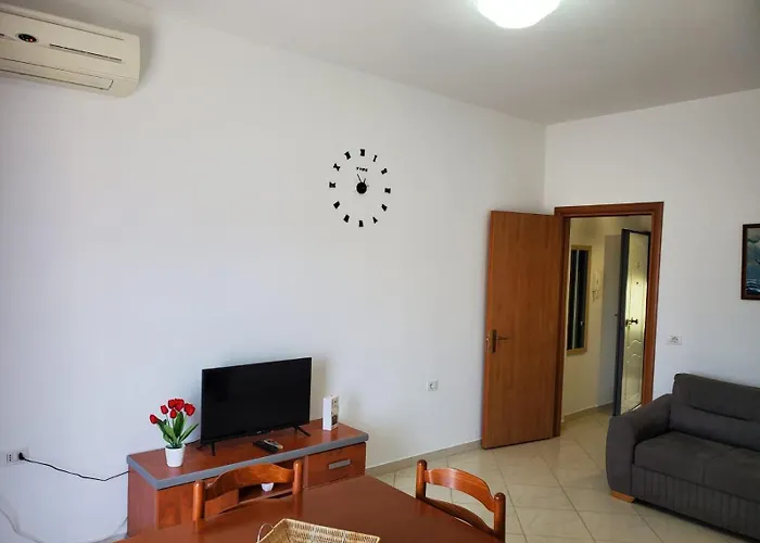 Summer Gate Σαράντα