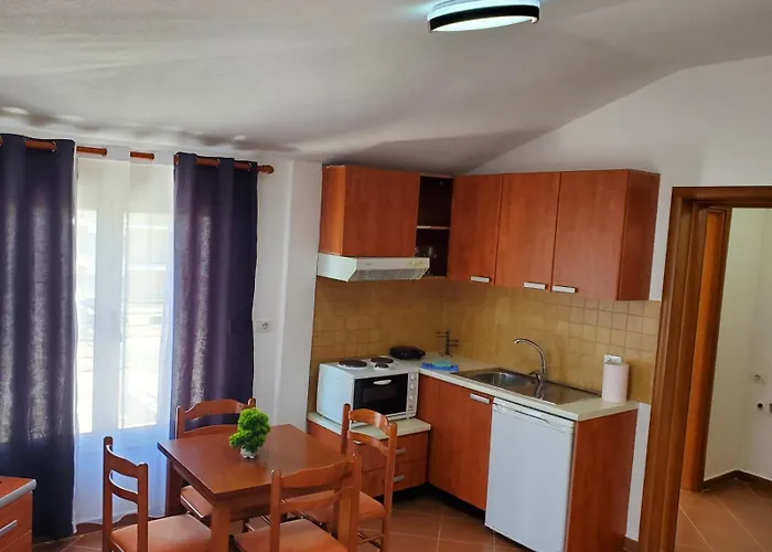 Summer Gate Σαράντα