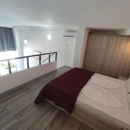 Summer Gate Sarandë