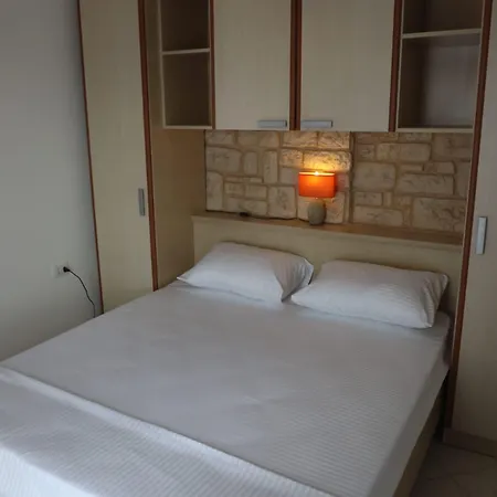 Summer Gate Sarandë